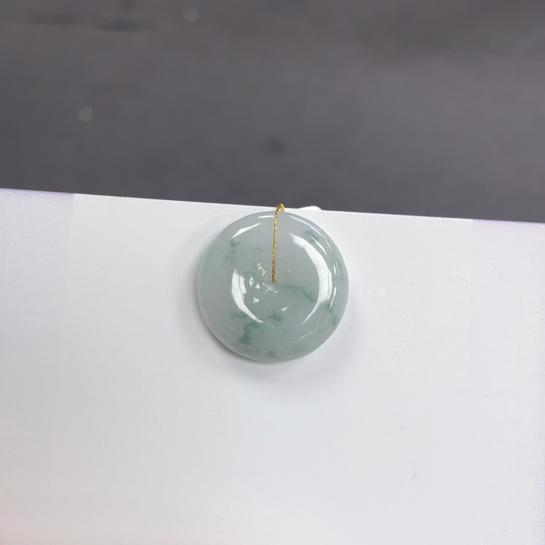 翡翠未镶嵌颈饰平安扣