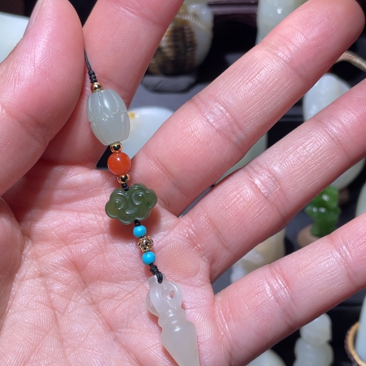 和田玉颈饰未镶嵌