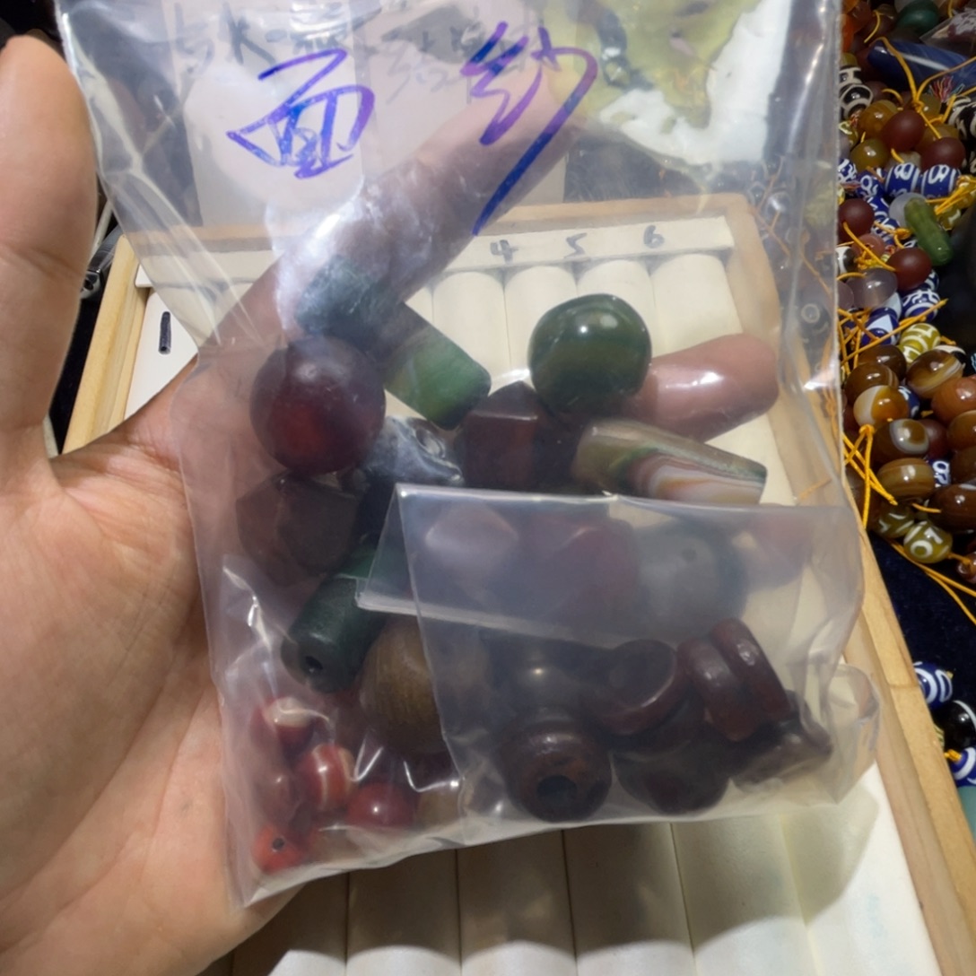 面***纱玛瑙/玉髓未镶嵌珠宝半成品