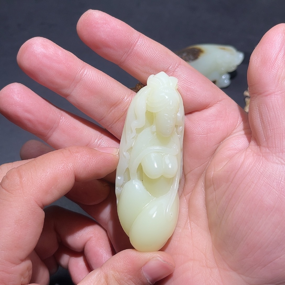 和田玉未镶嵌挂件