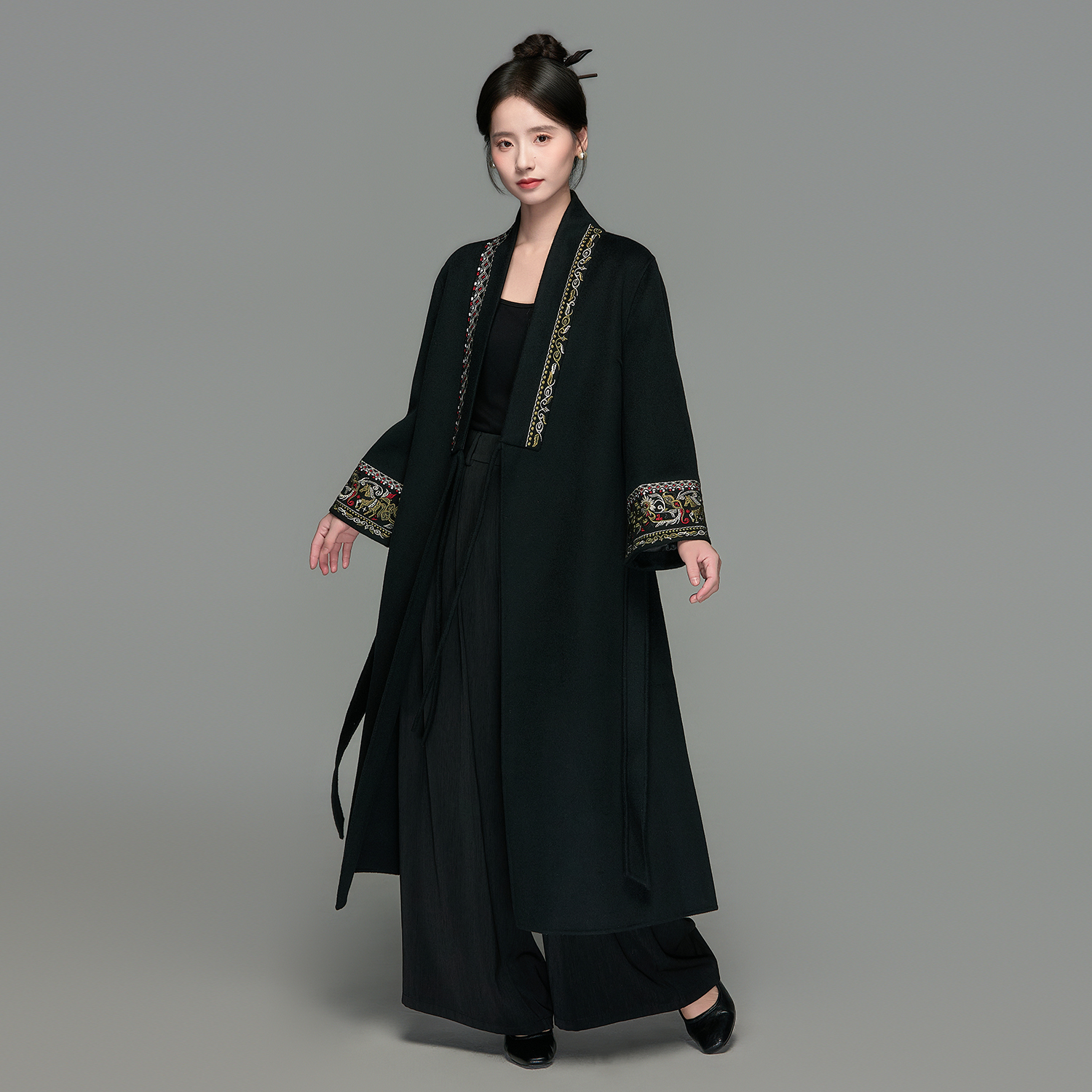 星河汉歌（玄绣）黑色刺绣羊毛大衣毛呢外套2025新款女装中长款风衣