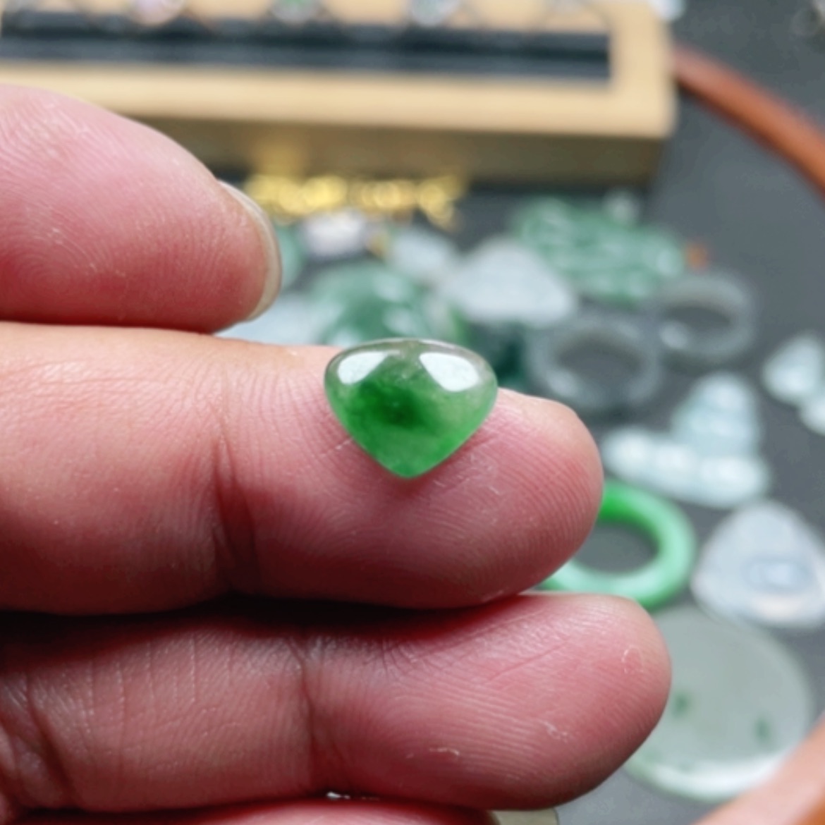 【闪购商品】翡翠颈饰未镶嵌翡翠