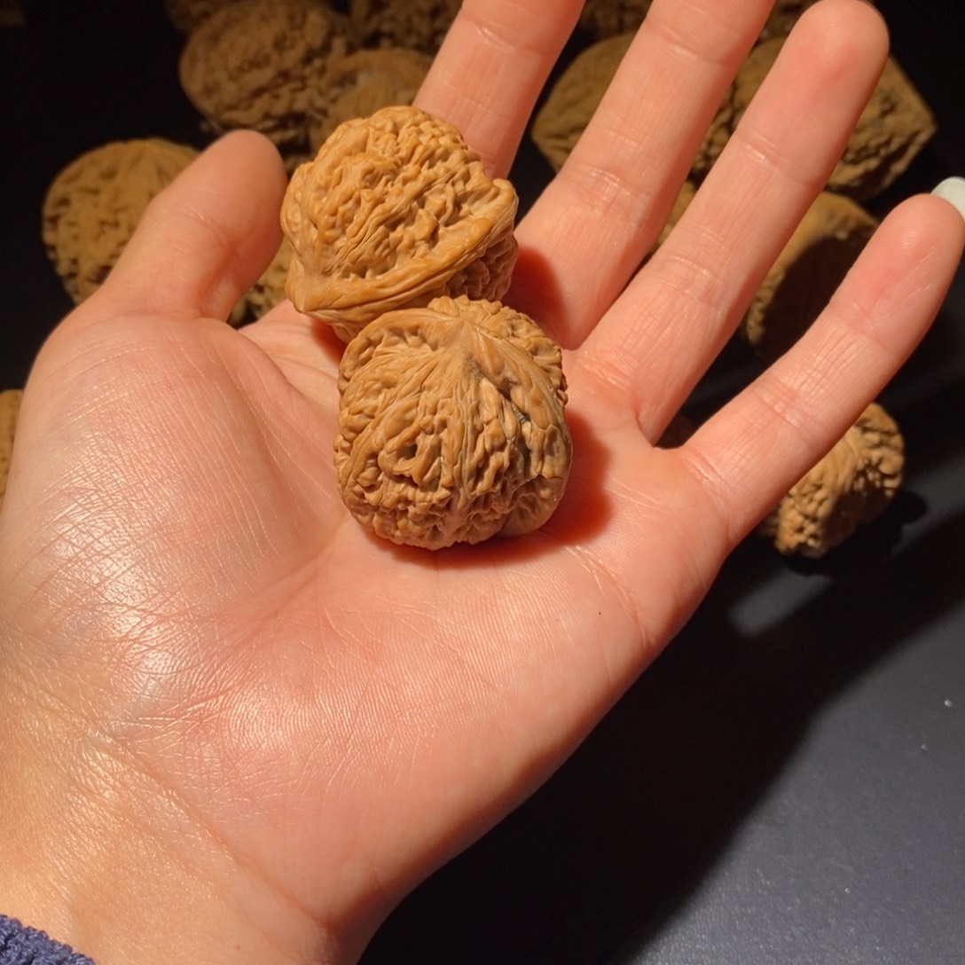 小***安文玩核桃吊坠核老闷