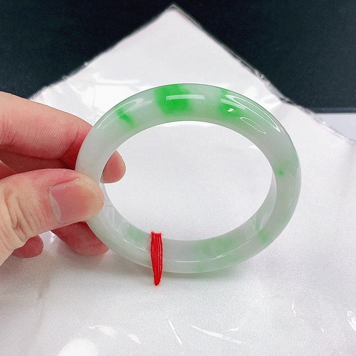 翡翠未镶嵌手镯圈55。58032