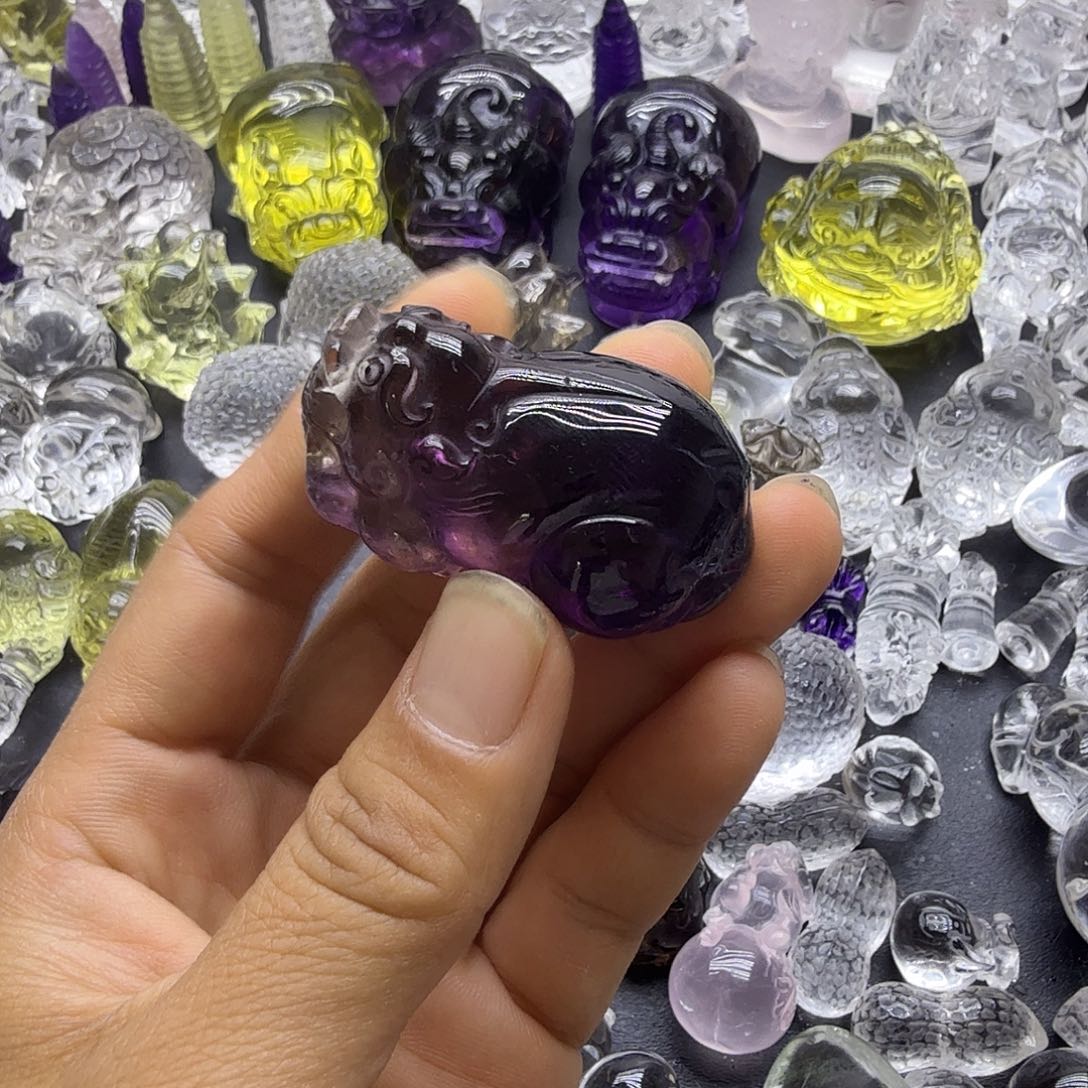 给***甜未镶嵌吊坠(不含链)水晶