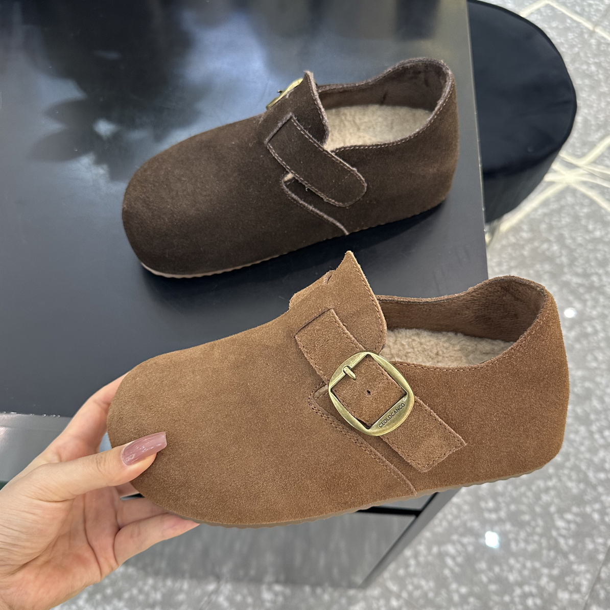 2025年冬季新款厚底加绒博肯女鞋