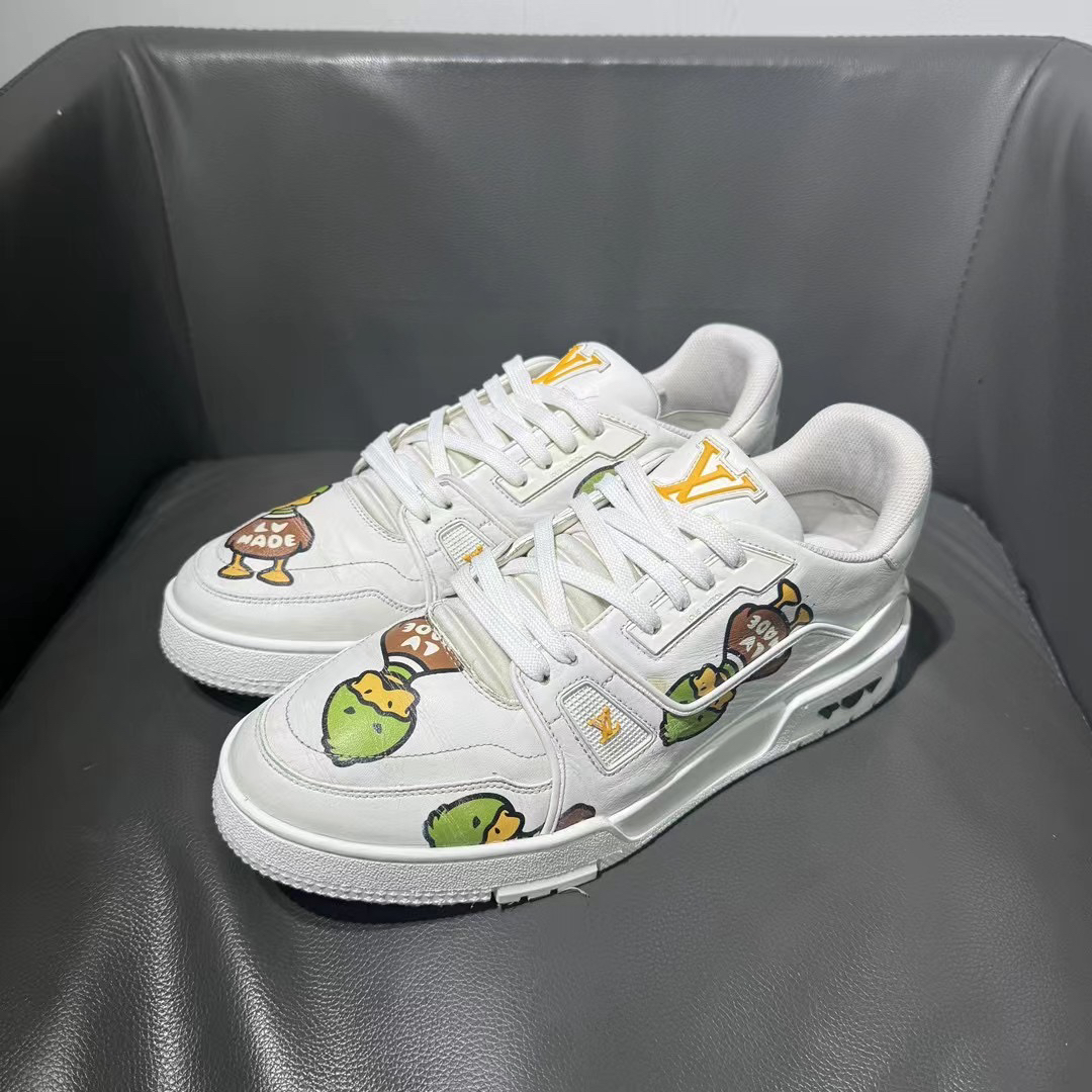 41.5码  95新  lv trainer nigo鸭子