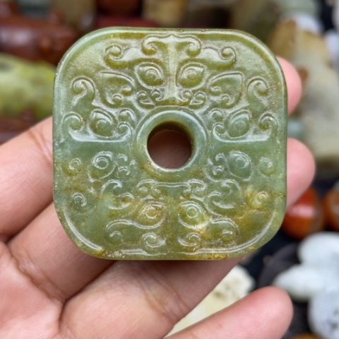 蛇纹石玉未镶嵌颈饰110