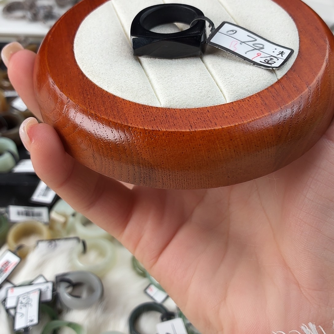 和田玉未镶嵌戒指Q58黑马鞍内径17.1