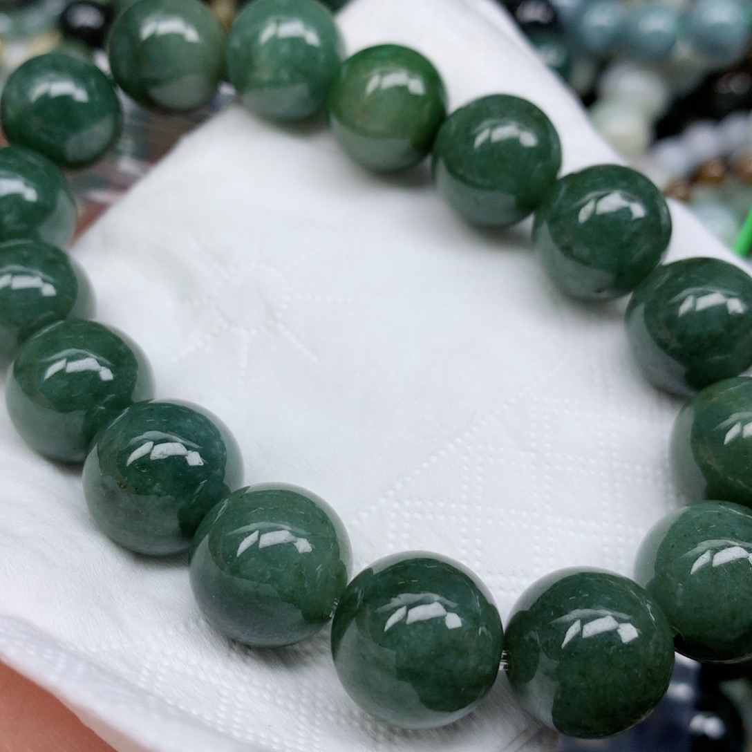 翡翠未镶嵌颈饰珠子