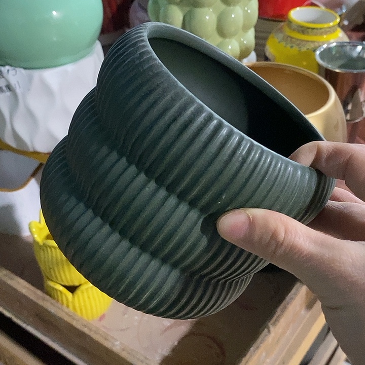 陶盆有孔 瑕疵针孔漏釉介意勿拍外口 12外高11