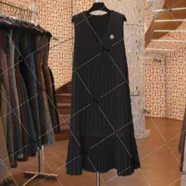 【秀秀】复古风显瘦默认款式连衣裙女装轻奢秋冬时尚 H-1686