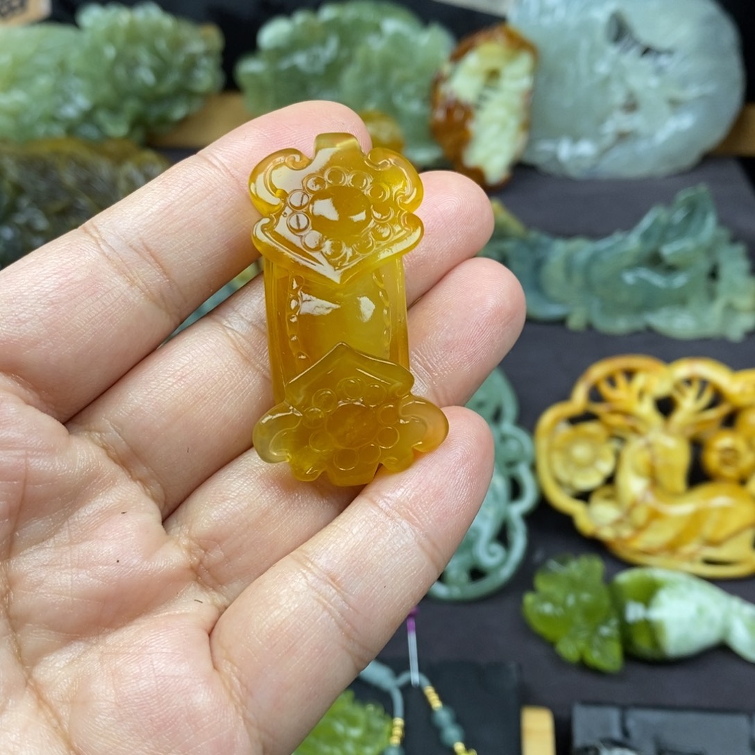 *****蛇纹石玉未镶嵌颈饰
