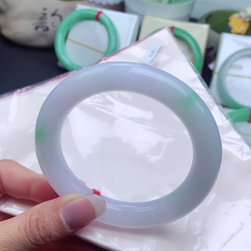 【闪购商品】翡翠手镯未镶嵌           圆条58 冰春彩