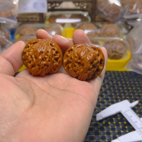 文玩核桃吊坠磨盘