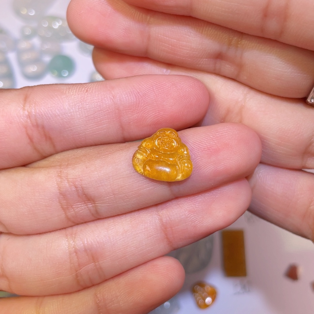 颈饰未镶嵌翡翠裸石