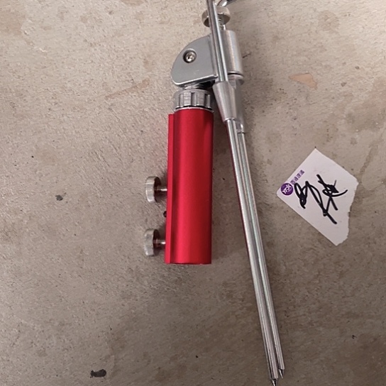 红色万向脚踩地插微瑕