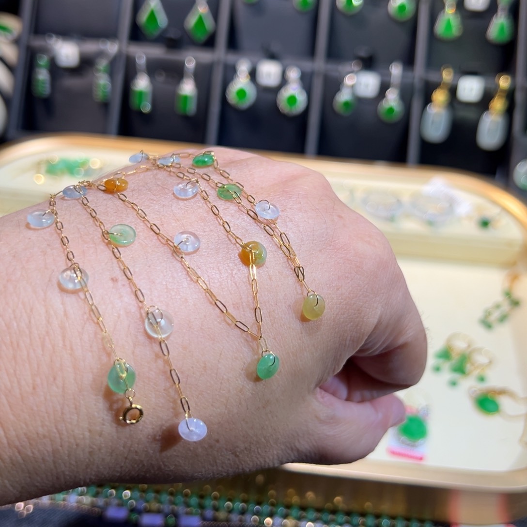 翡翠18K金镶嵌颈饰满天星45c m