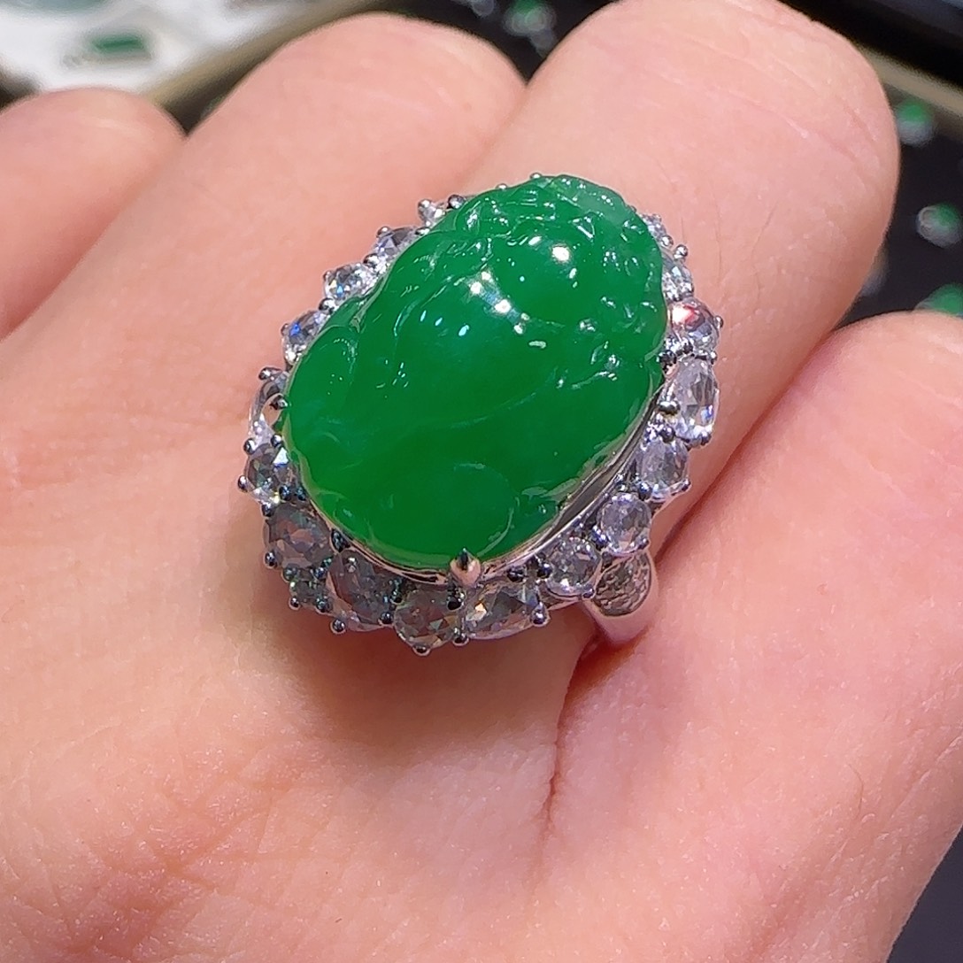 翡翠戒指18K金镶嵌貔貅