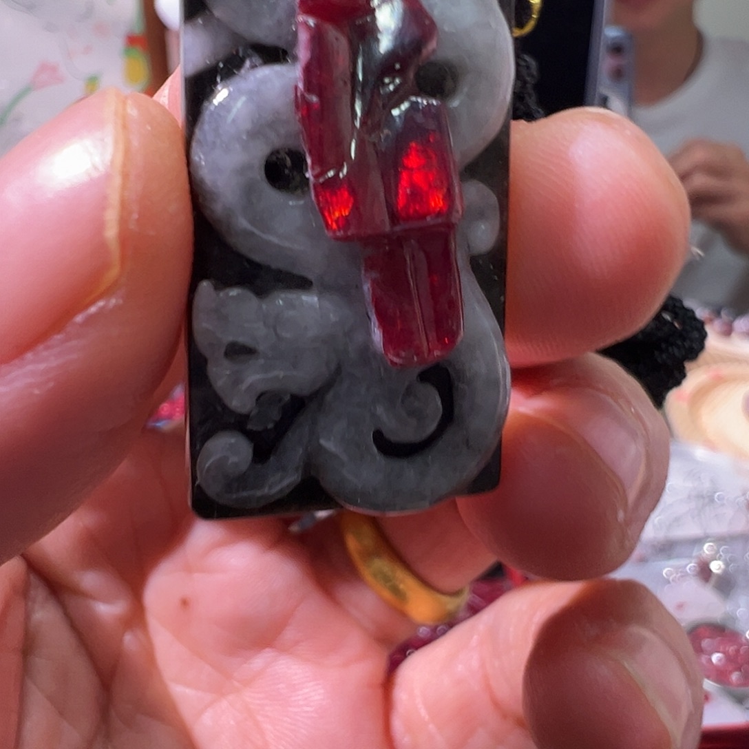 虚***无天然辰砂龙牌吊坠