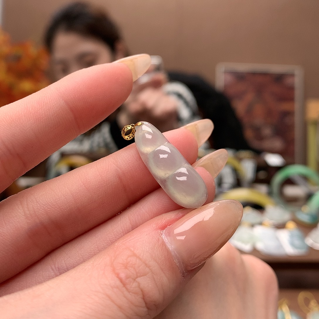翡翠吊坠(不含链)18K金镶嵌
