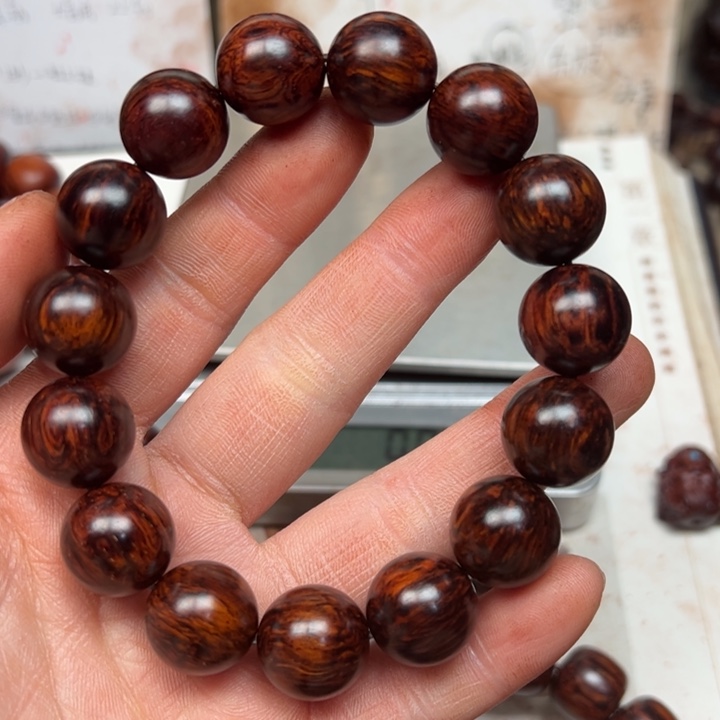 藤类海南红降15黑金底天花板