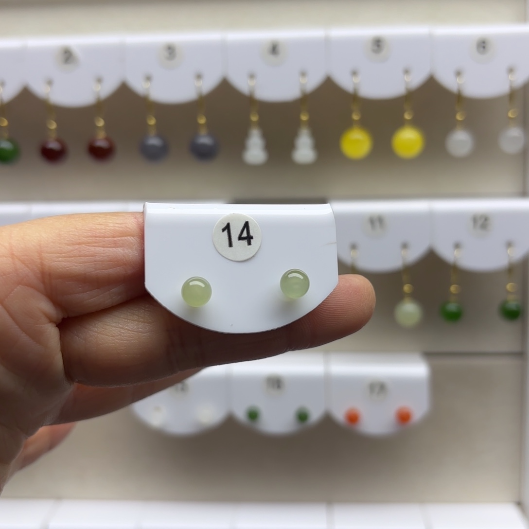 和田玉18K金镶嵌耳饰6mm