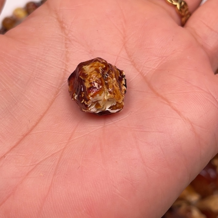 定制琥珀未镶嵌原石定制