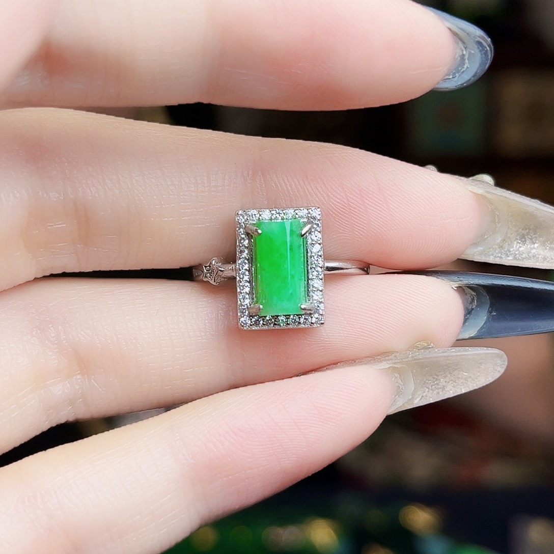 颈饰未镶嵌翡翠多样性