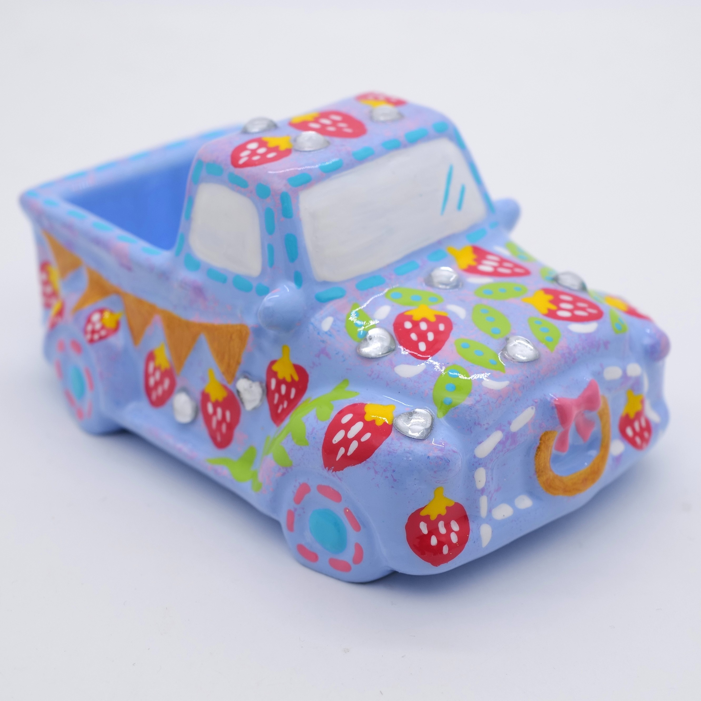 PM 王甜心工作室《汽车》石膏作品，仅一件（非王甜心本人绘画）