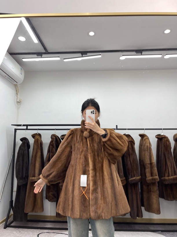 TT119蜜棕色中古进口水貂毛外套，肩宽40胸围112衣长78袖长63