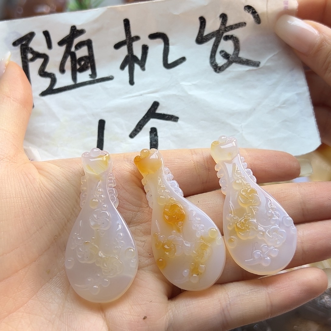 玛瑙/玉髓未镶嵌颈饰