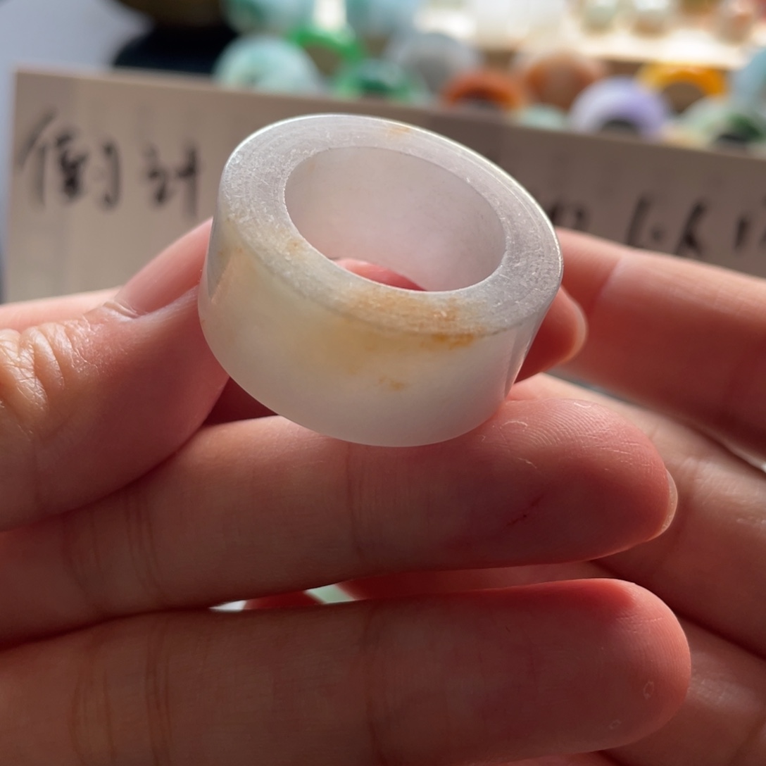 定制翡翠未镶嵌戒指