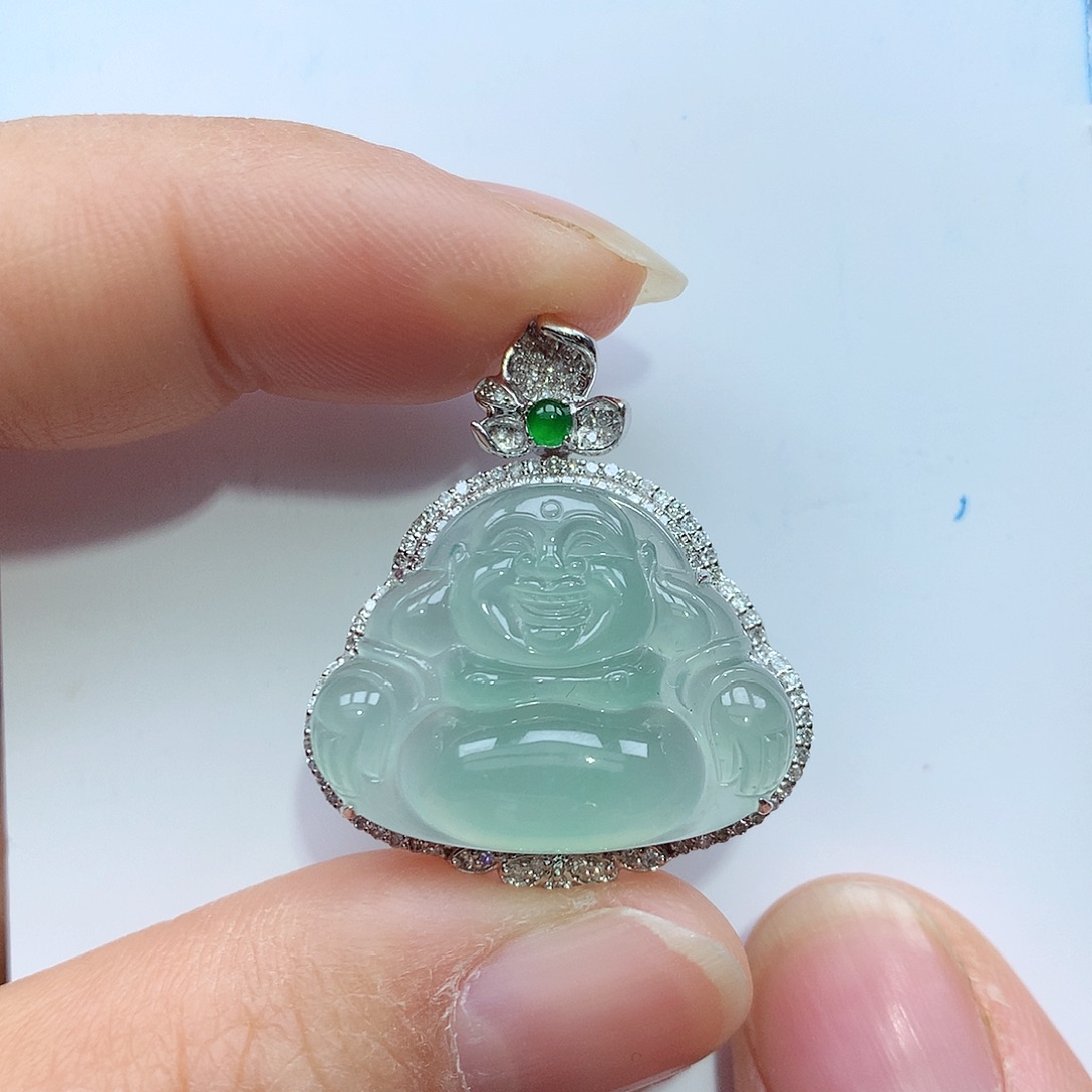 翡翠颈饰18K金镶嵌佛