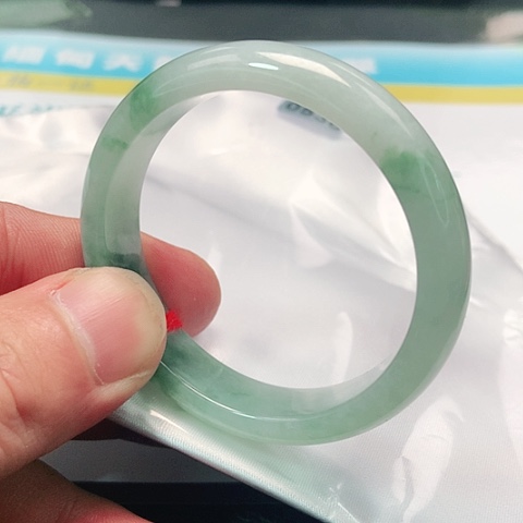 翡翠手镯（贵妃镯）未镶嵌0536号