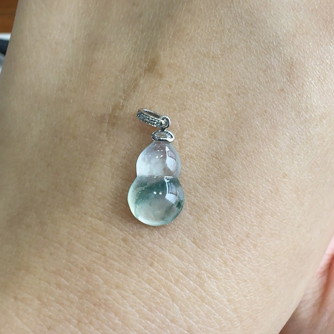 翡翠颈饰18K金镶嵌葫芦