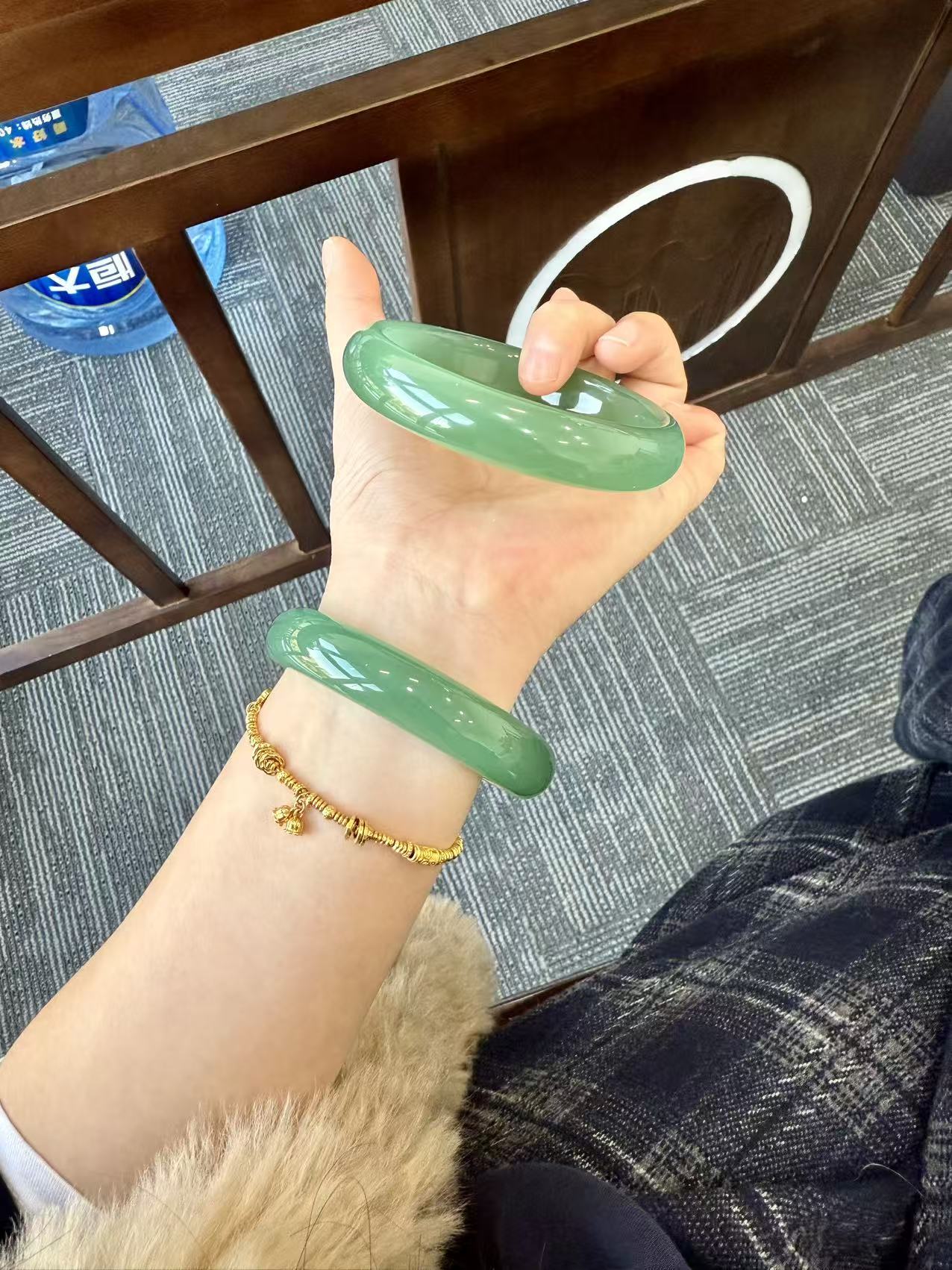 冰透东陵湖水绿手镯