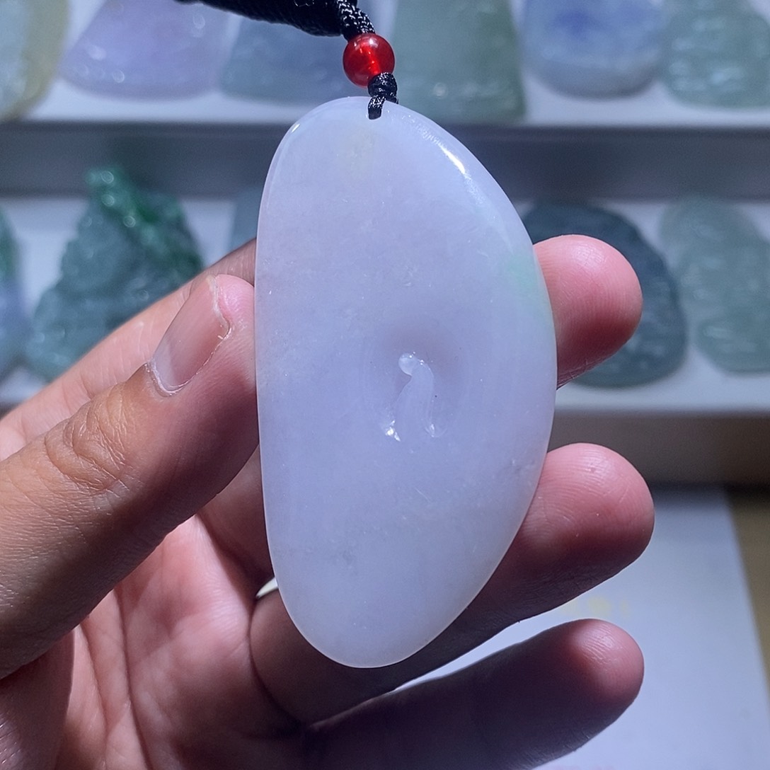 翡翠未镶嵌颈饰悟道