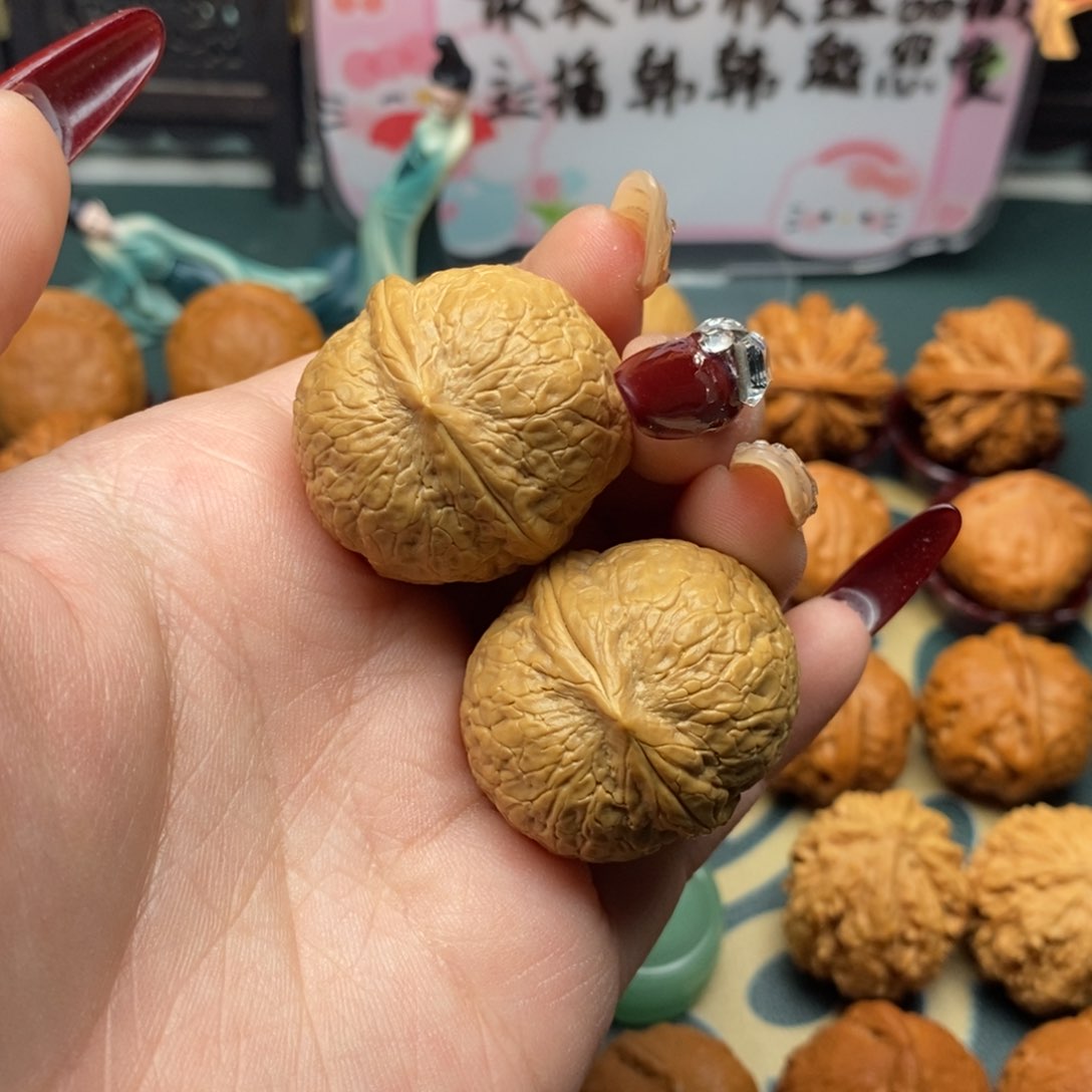 文玩核桃把件蛇皮球