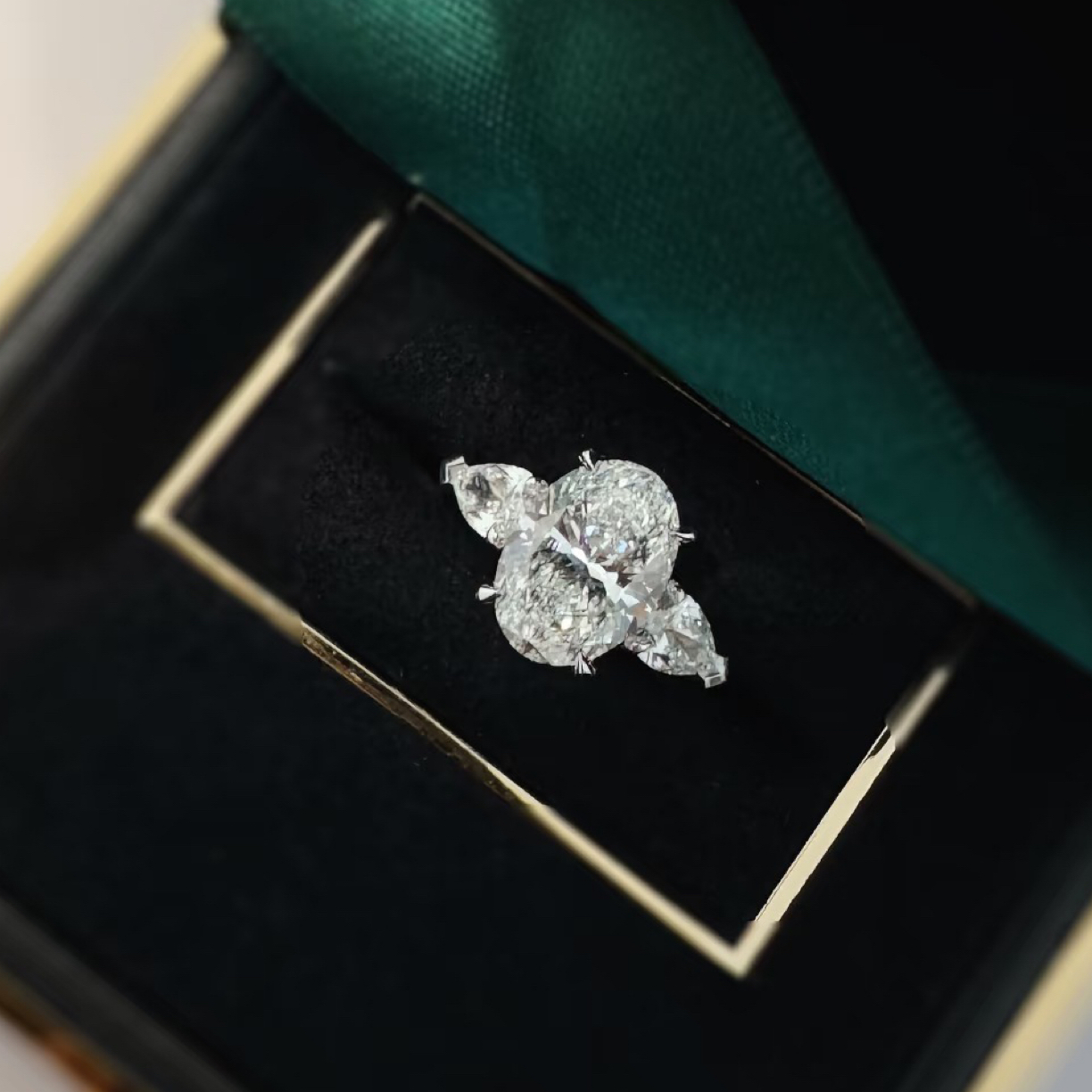 实验室培育钻石18k金椭圆三生石订婚求婚钻戒送老婆女友