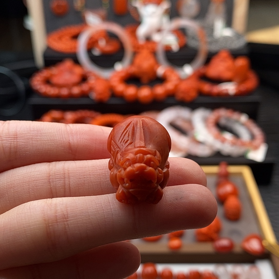 南红玛瑙未镶嵌四川凉山貔貅