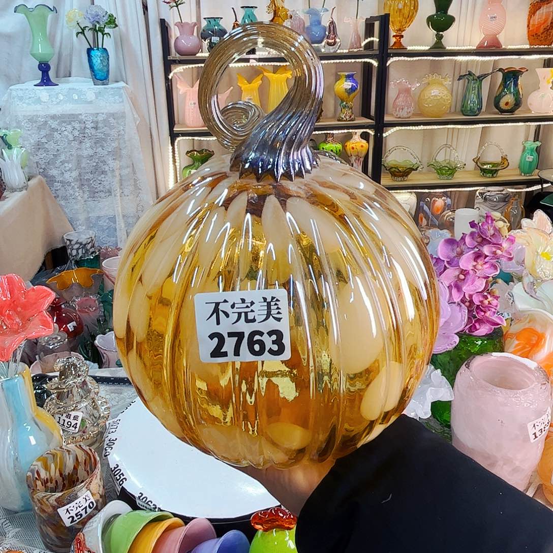 2763 家悦美居琉璃摆件不完美