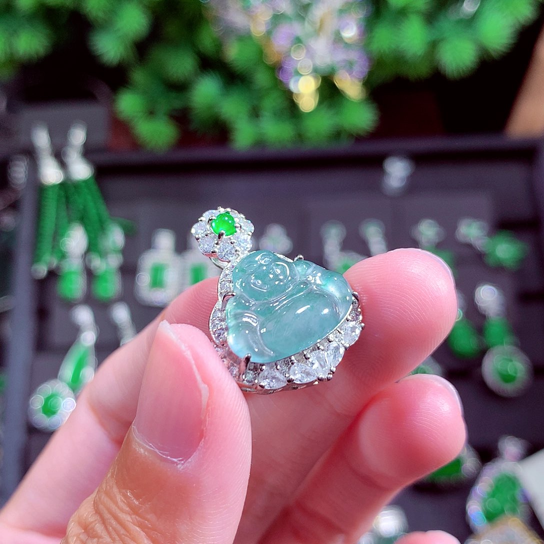 颈饰未镶嵌翡翠天然