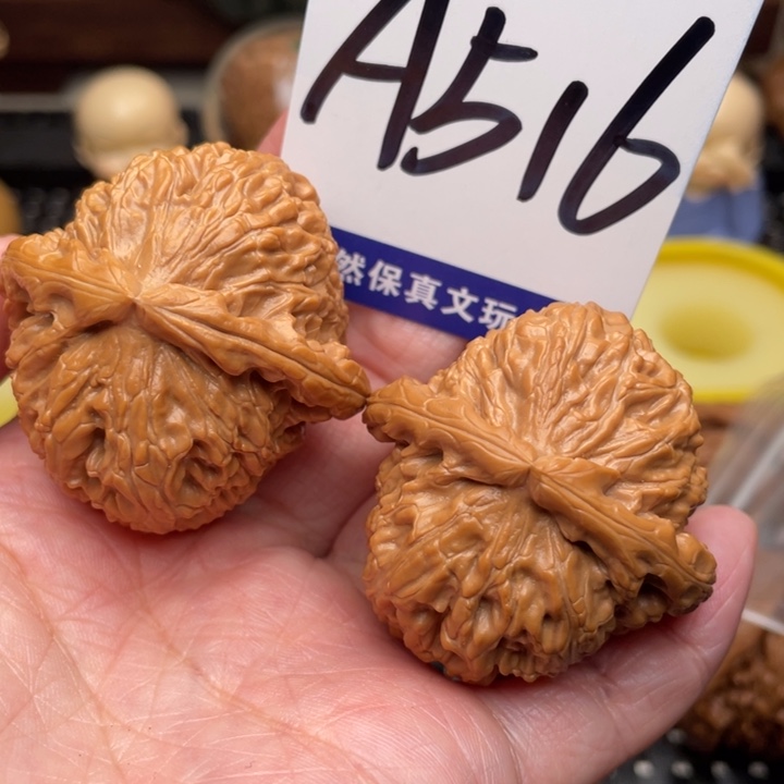 大***子把件桃核白狮子42