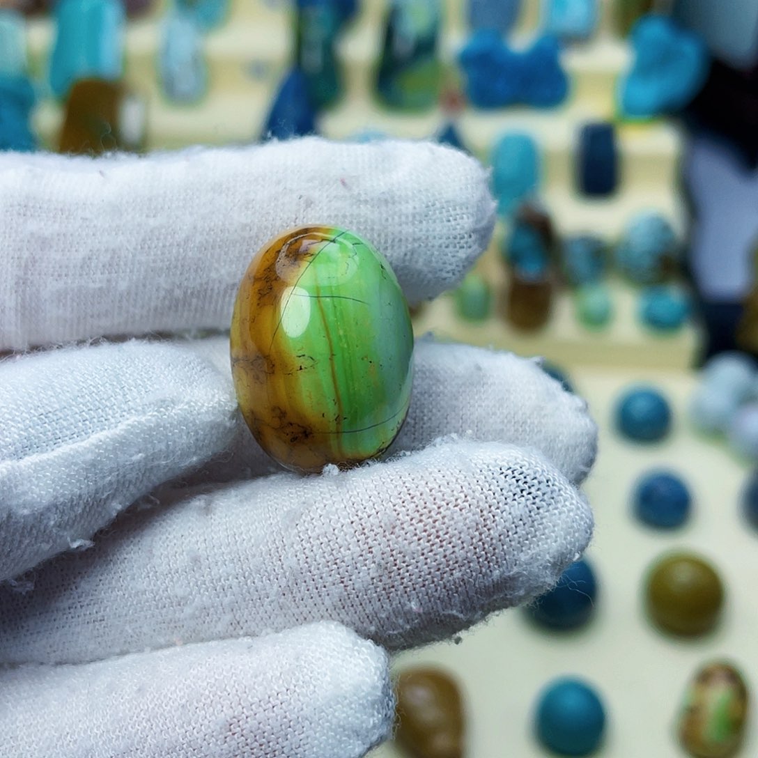 绿松石颈饰未镶嵌