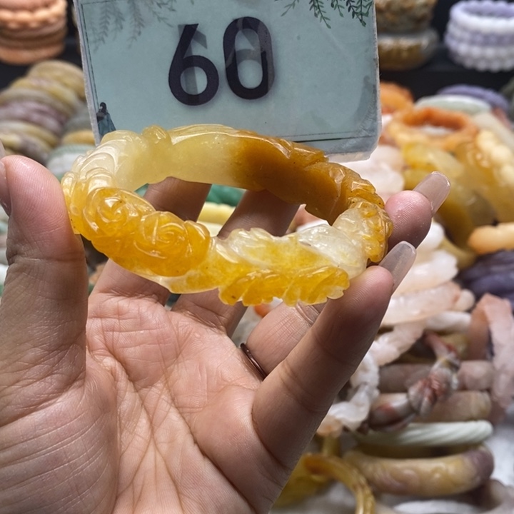 石英岩玉未镶嵌手镯