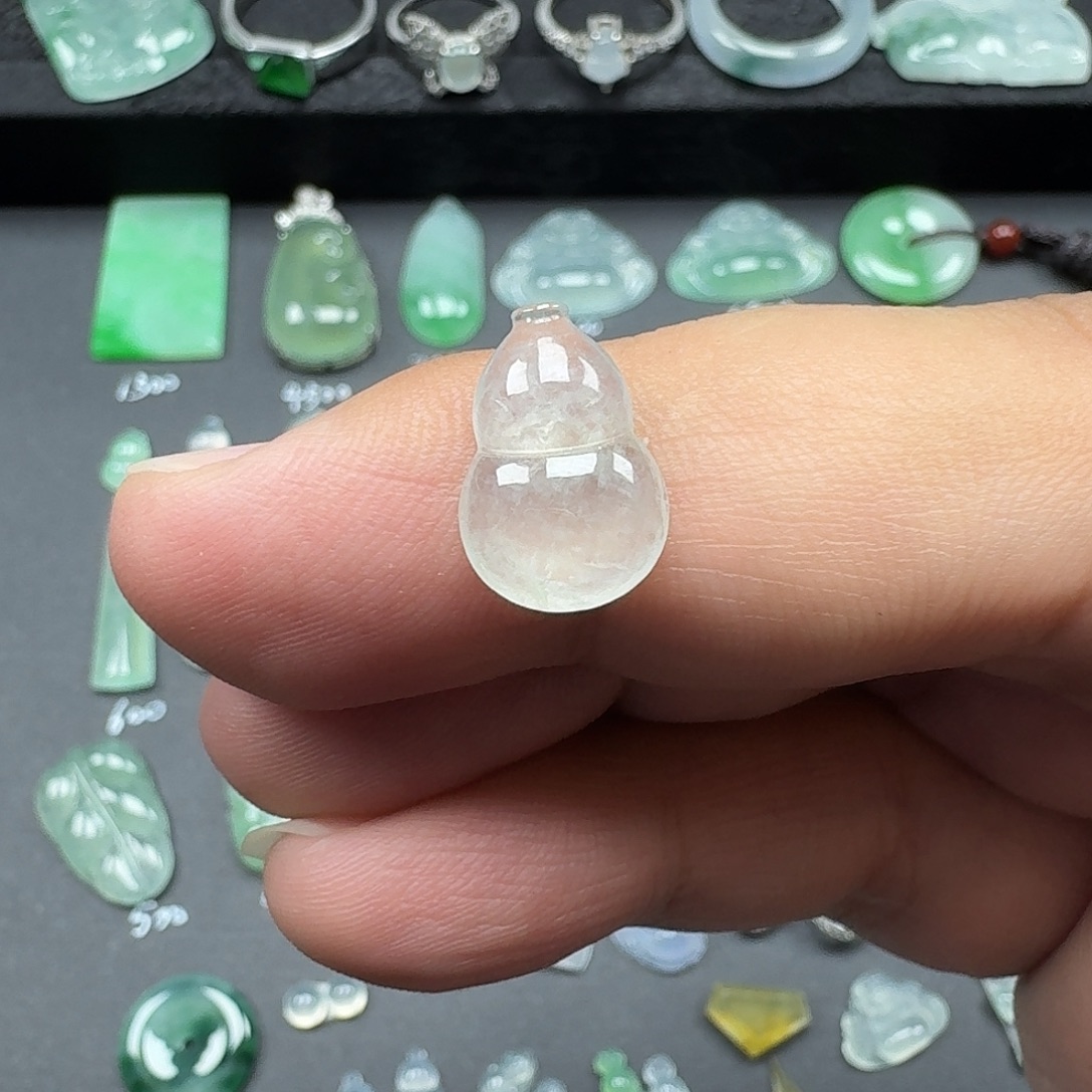 翡翠未镶嵌颈饰14.4-9.7-3.3