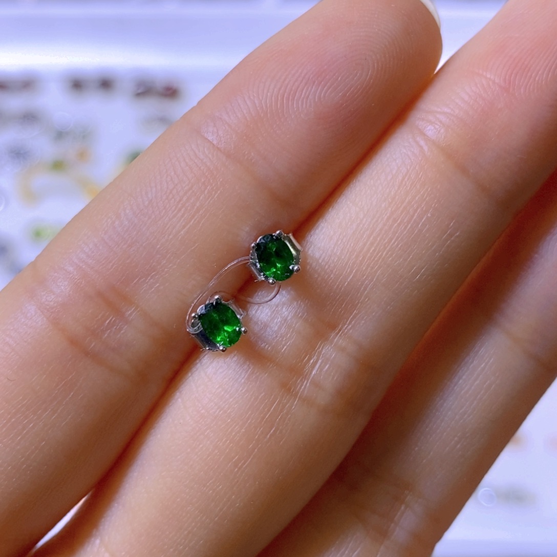 石榴石（沙弗莱）耳饰银S925镶嵌?****?