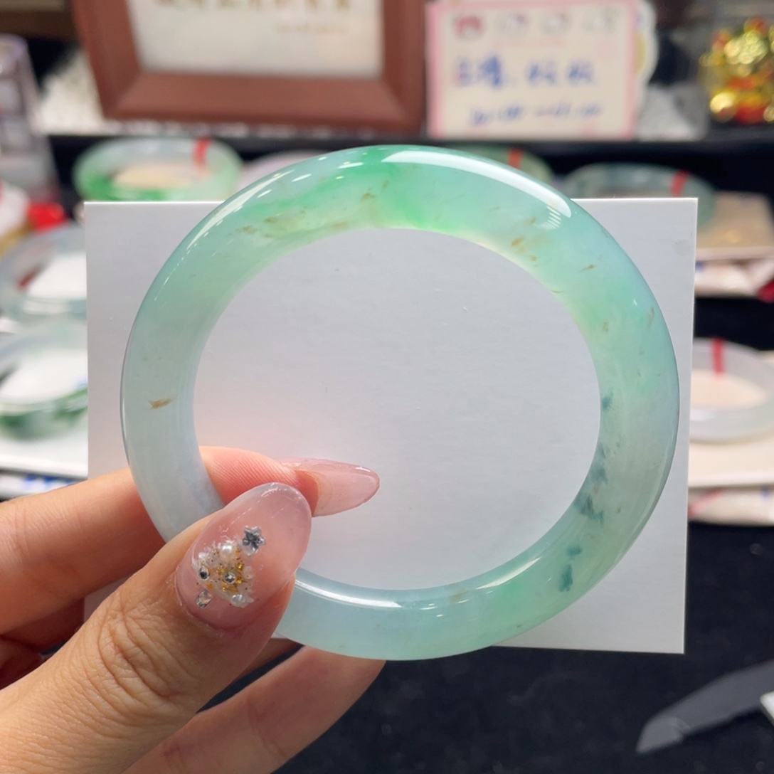 亦***n翡翠未镶嵌手镯53圆条锦鲤池（分单）1