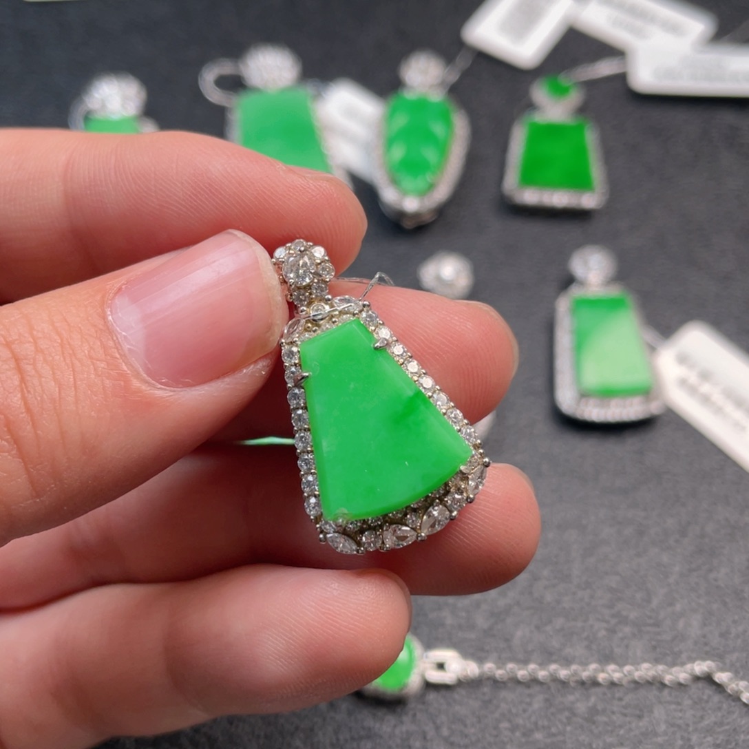 翡翠吊坠(不含链)银S925镶嵌